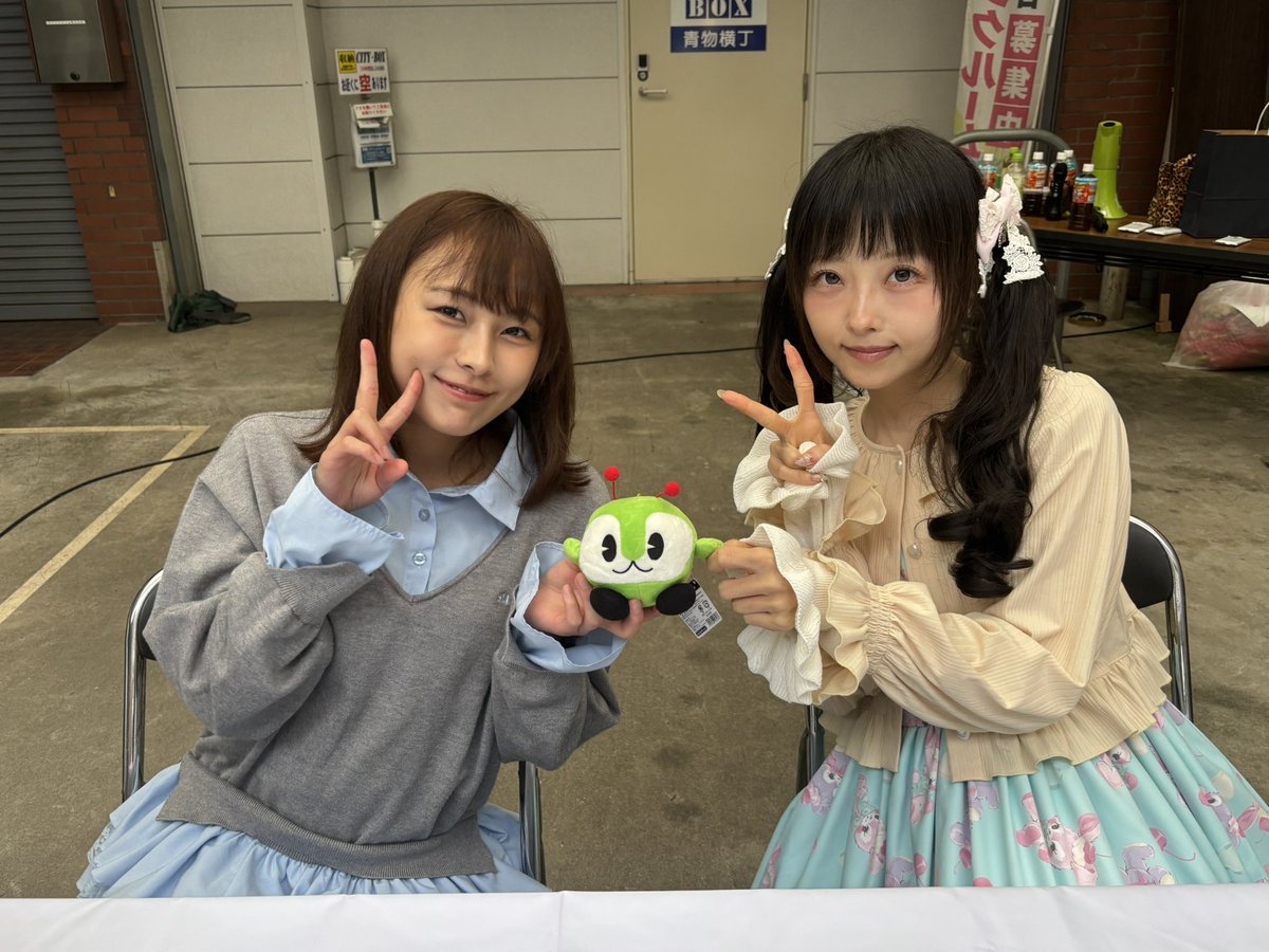 minkuru_ru's tweet photo. 青物横丁で食の変態さんと星名桜子さんの大食いを見てきました

大食いってやっぱり見てて楽しい
今夜はご飯おかわりします
お腹空いた…… https://t.co/kl7hGYU48G