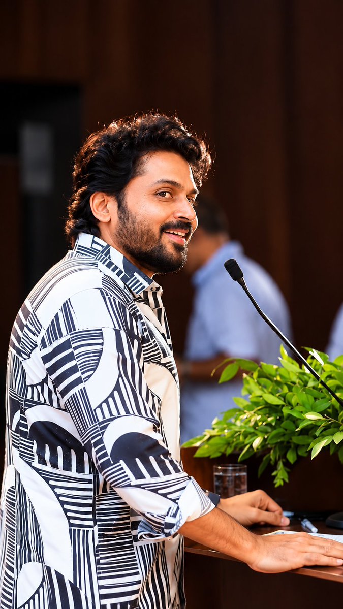 Neels_Karthi's tweet photo. The Man @Karthi_Offl Anna Confidence speaks louder than words. 🔥

Just a moment in the spotlight. 📸✨
Simple. Stylish. Unforgettable. 🖤
That effortless smile! ❤️‍🔥

Good vibes, great moments. ✨
Own the moment. 🔥

Karthi PSGR College Coimbatore ✨😍

#Karthi #MrVersatileKarthi https://t.co/OuabzeNy2Q