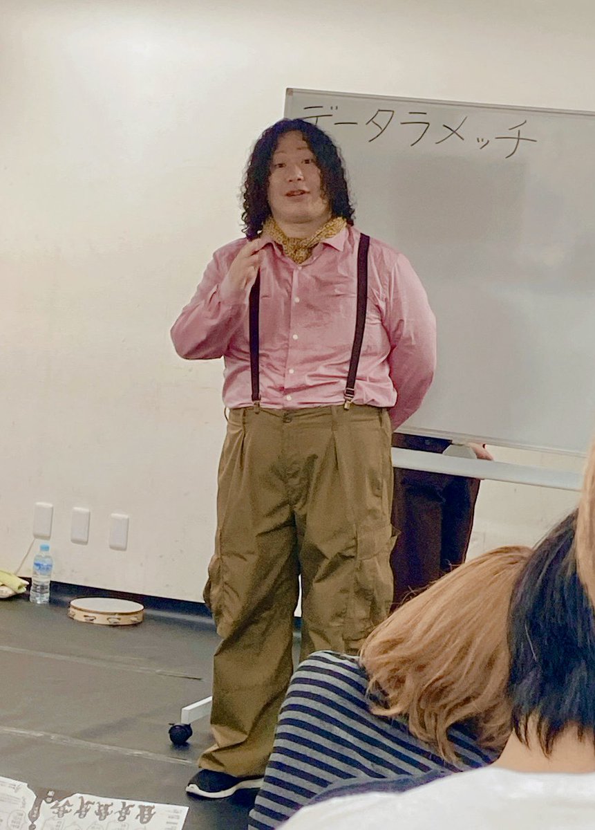 barutan55's tweet photo. #優しい劇団 八周年記念本公演
『#データラメッチを抱きしめる 』
拝見してきました。

開演前に、#尾﨑優人 さんに目線をいただいた、貴重なお写真がこちら😍 https://t.co/dxG0wOpiZH
