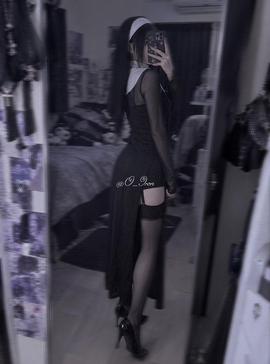 0_9ron's tweet photo. 後ろ姿もかわいくてお気に入りのシスターコスプレです
 #裏垢女子  #自撮り界隈 https://t.co/RPGjeUfMba