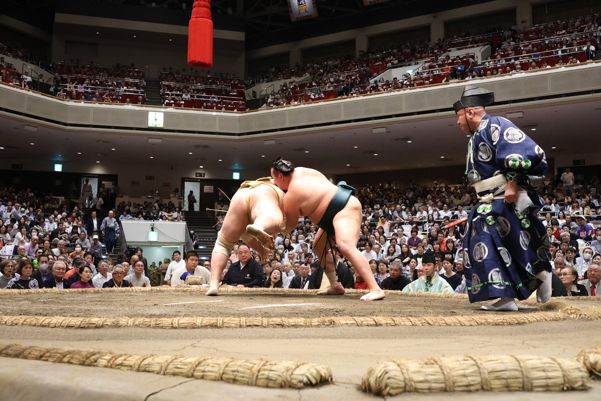 sumokyokai's tweet photo. ＜千秋楽の様子＞
十両優勝は北の若（東十両六枚目）八角部屋です。

優勝決定戦
北の若（11勝4敗）　突き落とし　輝（11勝4敗）
北の若（11勝4敗 ）　叩き込み　嘉陽（11勝4敗）
#sumo #相撲 #九月場所 https://t.co/9rnRFT7YjZ