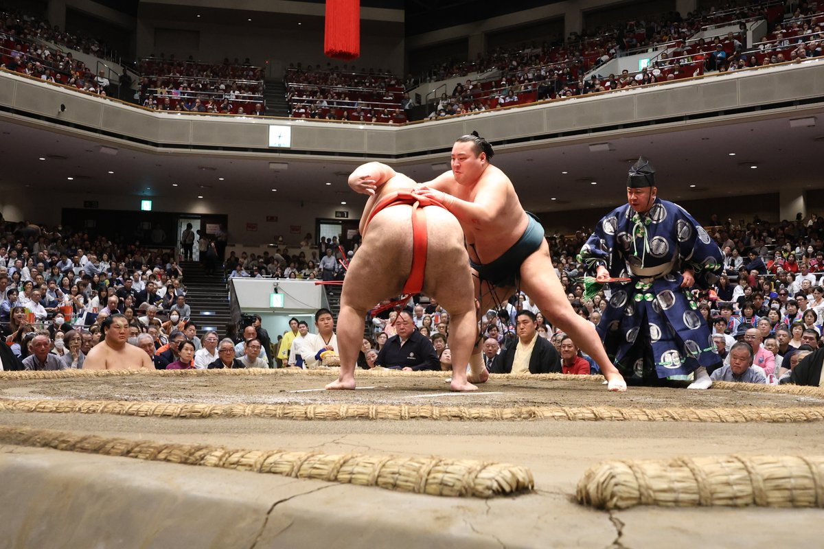 sumokyokai's tweet photo. ＜千秋楽の様子＞
十両優勝は北の若（東十両六枚目）八角部屋です。

優勝決定戦
北の若（11勝4敗）　突き落とし　輝（11勝4敗）
北の若（11勝4敗 ）　叩き込み　嘉陽（11勝4敗）
#sumo #相撲 #九月場所 https://t.co/9rnRFT7YjZ