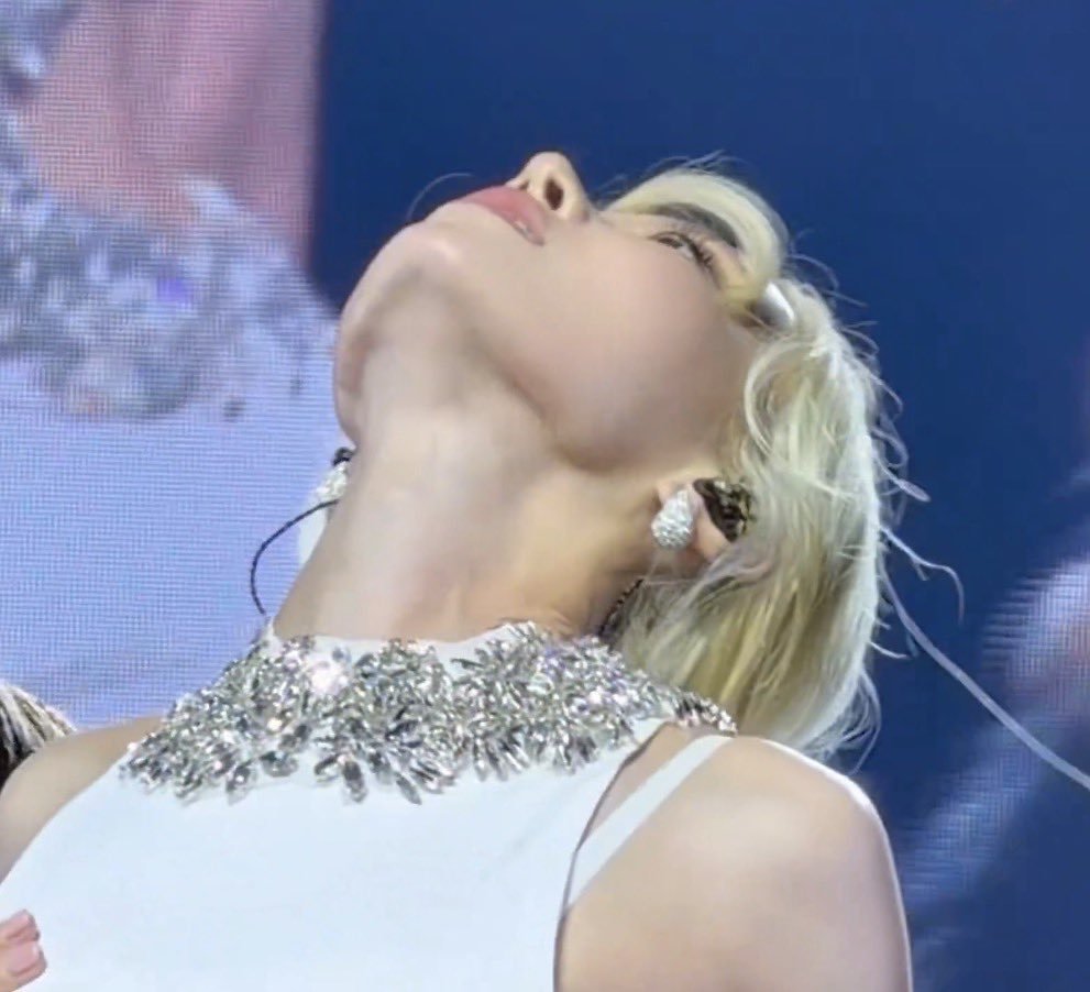 fck00z's tweet photo. @kyebluuu This normal???😭 https://t.co/OCaasRrksT