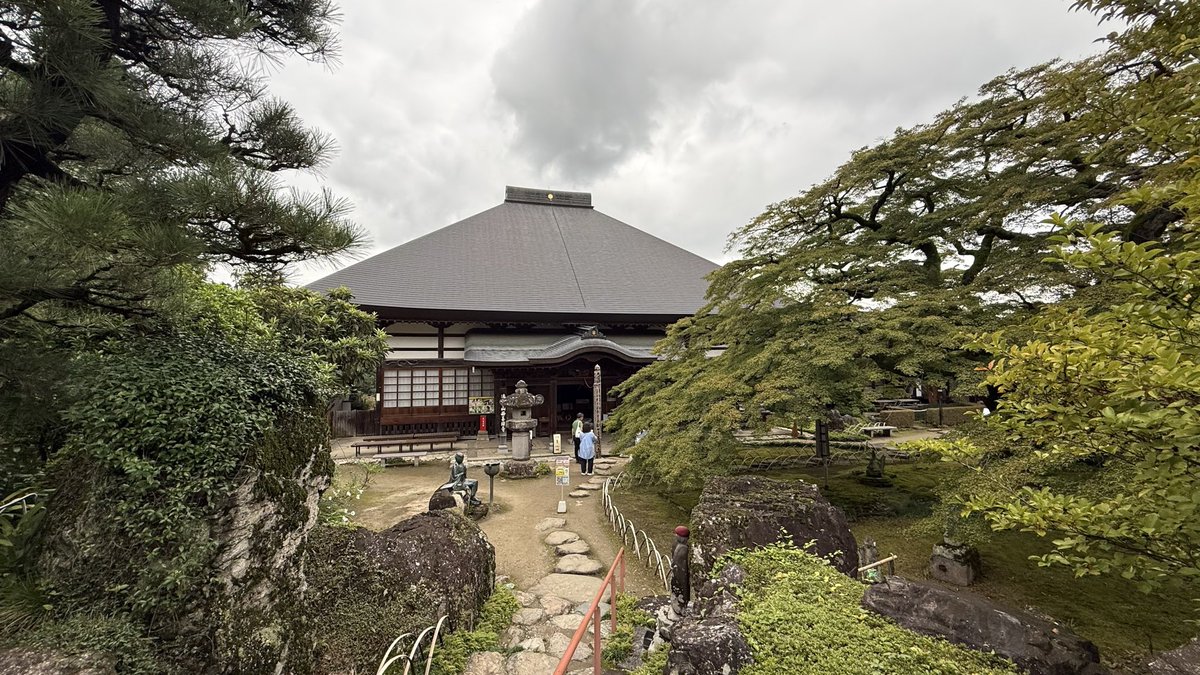 chichibu_info's tweet photo. 札所8番 清泰山 西善寺

樹齢約600年のこみねかえでと、きれいにお手入れされたお庭が素晴らしい👍 https://t.co/1o9hhS7e2g