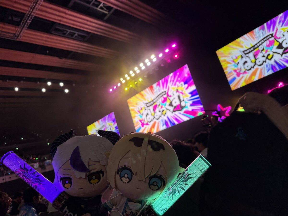 sseltrt0502's tweet photo. #ねぽっくすday2 
今日はここから〜！
昨日より近くてワクワク(っ ॑꒳ ॑c) https://t.co/6VLIiDOdAO