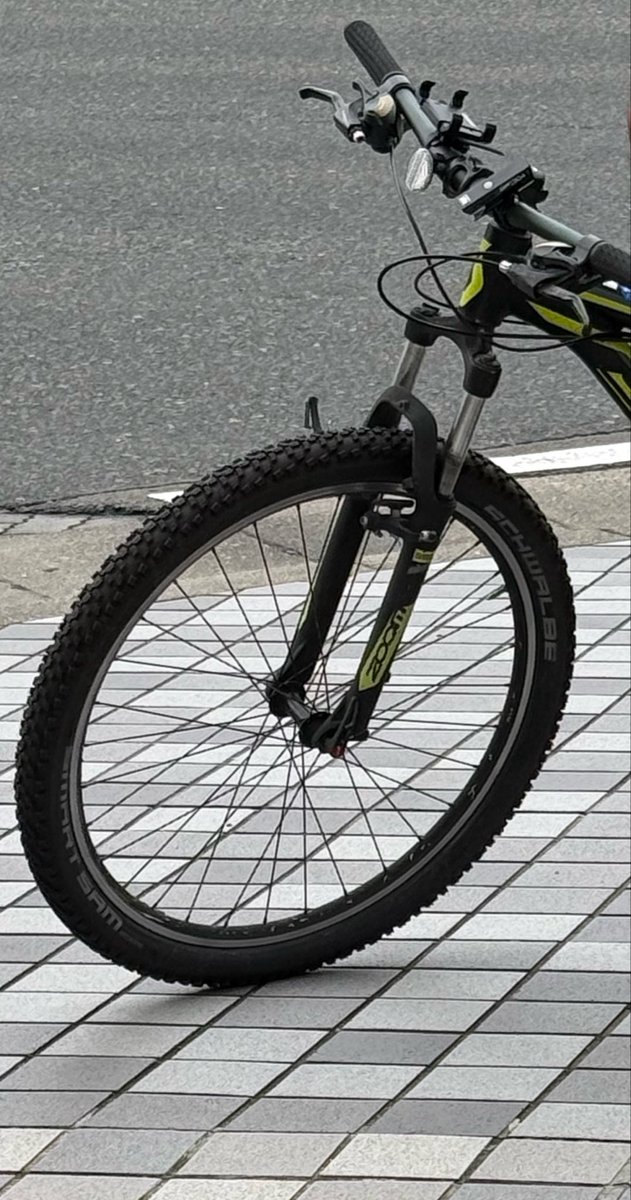 chiba1102's tweet photo. 街中で恐ろしいScottのMTBに遭遇... https://t.co/BvPJE4bJi2