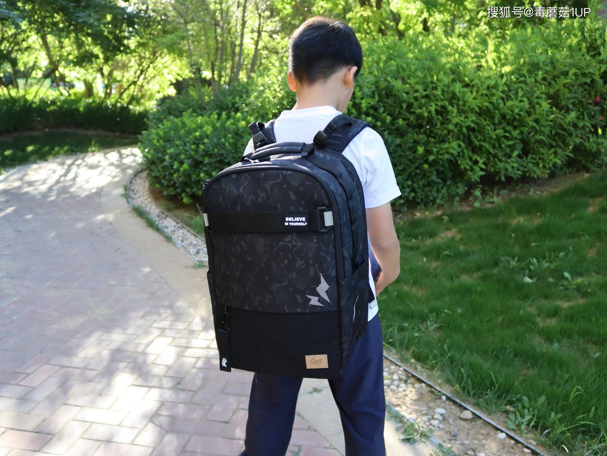 DelmarTorrence's tweet photo. último día de clase, mochila llena de recuerdos y futuro por delante. Gracias a todos por estos aos! ， https://t.co/LpEKp8s8P2