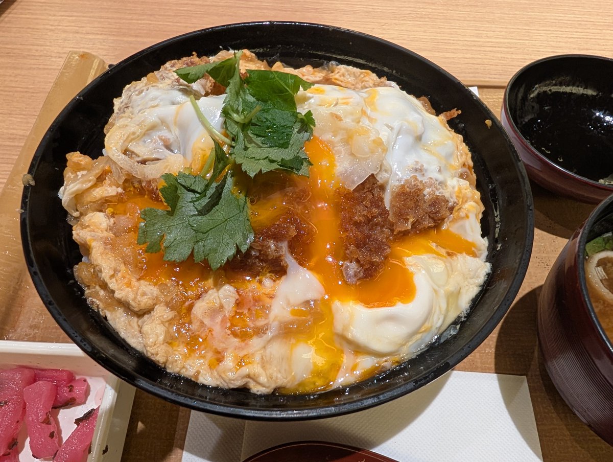 jm17320508's tweet photo. 特カツ丼うま〜！
byスパメッツァおおたかの森 https://t.co/6TyD6mheKB