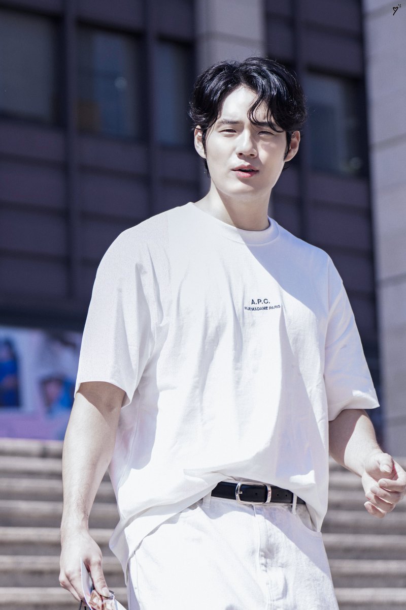 kkyul_p's tweet photo. 260914 가요광장
서경수

햇살 남주 😎

𝙳𝚎𝚊𝚛. 𝙼𝚞:𝙸 https://t.co/7DsrTEcu2B