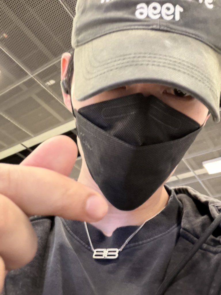 pavelphoom's tweet photo. ทุกคนน สถานการณ์เป็นไงกันบ้างง 🥺🤍 เห็นว่าาทั้งฝนทั้งน้ำท่วม หลายที่เดินทางกันลำบากมากก เป็นห่วงทุกคนนะ

วันนี้ใครที่รู้สึกว่าเสี่ยง เดินทางไม่สะดวก น้ำท่วมแถวบ้าน หรือออกจากบ้านไม่ไหว ไม่ต้องฝืนมาน้าา เอาความปลอดภัยไว้ก่อนเลยย

จริงๆ ถ้าดูผ่านไลฟ์ได้ก็ดูกันอยู่บ้านได้เลยนะ ส่งกำลังใจมาก็ถึงเหมือนกันน ไม่ต้องรู้สึกผิดหรือเสียดายที่ไม่ได้มาเลย

เดี๋ยวเรามีโอกาสเจอกันอีกเยอะะ ไว้เจอกันงานหน้าที่เดินทางง่ายๆ ปลอดภัยๆ กันดีกว่าอ้วม 🤍

ดูแลตัวเองกันดีๆน้า เป็นห่วงจริงๆ 🥺