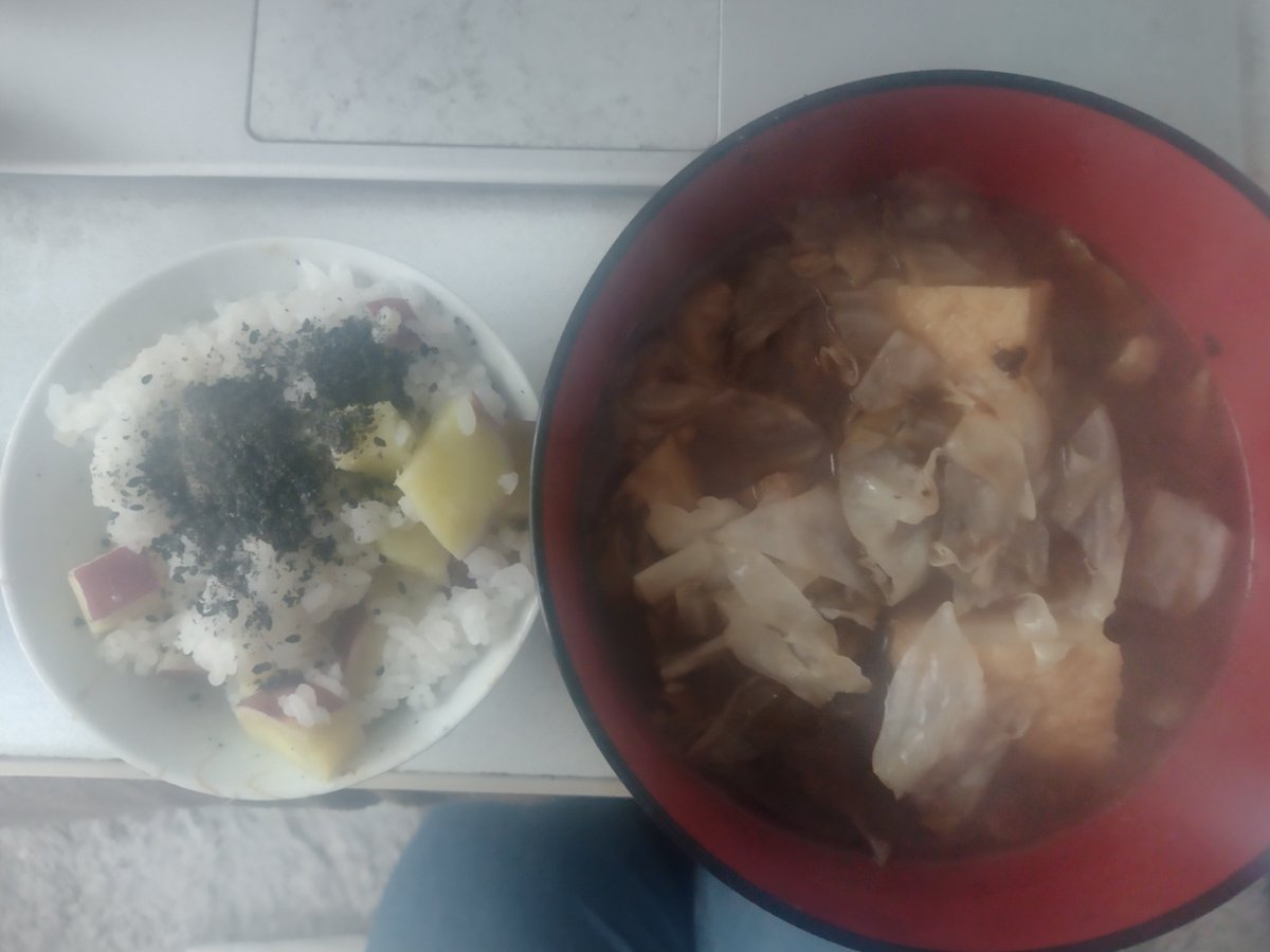 dflnhk's tweet photo. @falcon_lunch ｷｰﾝ飯テロカウンター！でも肉まんもおいしそう！ https://t.co/lDiedUoizY