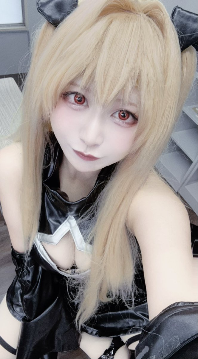 TENMINA_chan's tweet photo. みんなと騒ぐの楽しすぎてほんと全然自撮りできてなくて無念

金色の闇はいいぞ

#俺得ToLOVEる併せ https://t.co/oSVuZ0rm9h