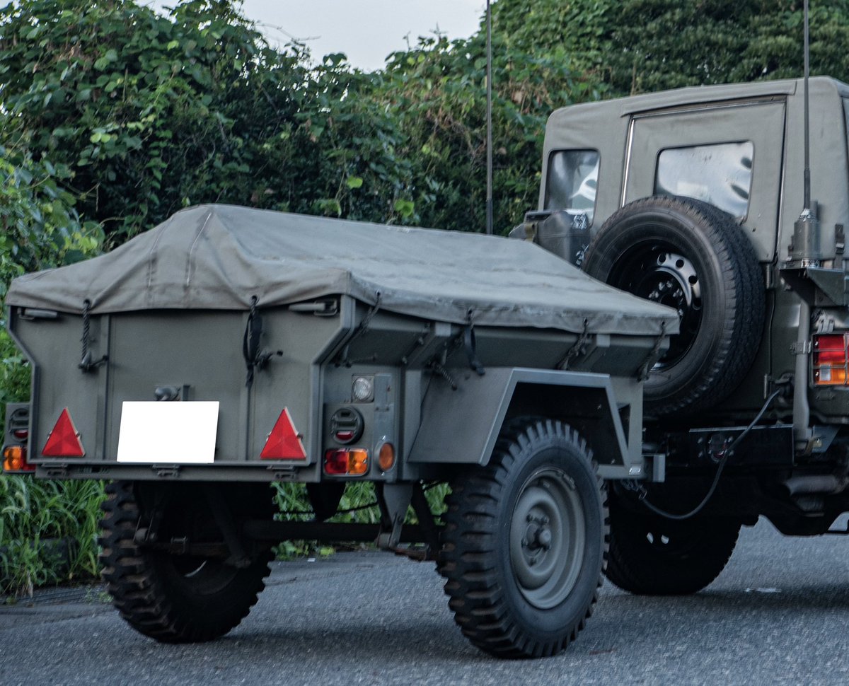 crab_mv's tweet photo. 入手する予定の車両（逆輸入車）で1/4tトレーラー牽こうと思っていたけど、950登録できないっぽい(?) なのでうちのポチ、誰か面倒見ていただかないとな… https://t.co/tjgrzLfxNb