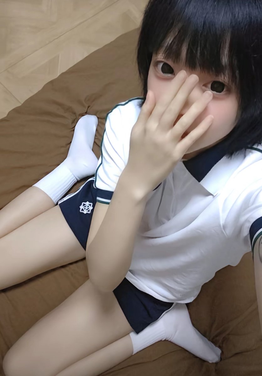 MakuraWxW's tweet photo. 真的会有杂鱼欧尼酱喜欢假小子穿白袜吗….！
 #原味 #女高 https://t.co/w2pUYA5GmP