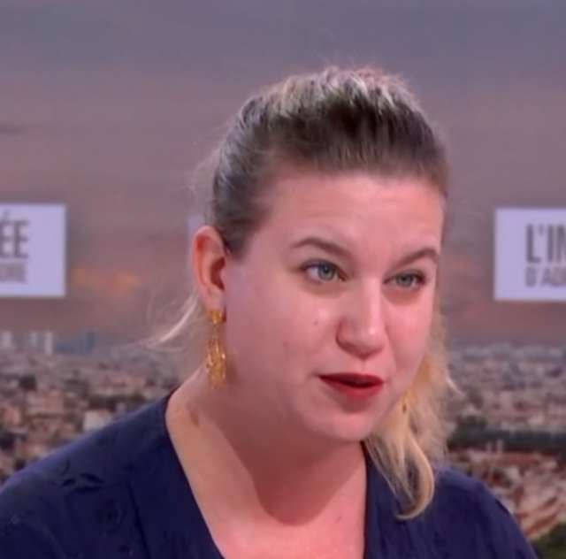 LeaBourseFR's tweet photo. En 2012, l'Espagne était le mauvais élève de l'Europe. 

→ Déficit à 10,5% du PIB.
→ Taux à 10 ans au-dessus de 7%.
→ Taux de chômage à 26%.

Le FMI et Bruxelles lui imposaient une cure d’austérité draconienne.

Pendant ce temps, la France donnait des leçons depuis Paris. 😅

14 ans plus tard :

🇪🇸 Espagne : 99,9 % de dette, 2,8 % de déficit
🇫🇷 France : 118 % de dette, 5,4 % de déficit (le pire de la zone euro).

Certains en concluent : « Vous voyez, la gauche socialiste, ce n’est pas si mal. »

Sauf qu’il y a un petit détail…

Depuis que la gauche est au pouvoir (3 ans) : AUCUN budget n'a pu être voté.

Les socialistes gouvernent sans majorité parlementaire et reconduisent les budgets précédents, faute de pouvoir en faire adopter de nouveaux.

Autrement dit : une forme de discipline budgétaire… par blocage politique.

Les seuls moments où les socialistes obtiennent de bons résultats économiques, c’est quand ils ne peuvent pas vraiment appliquer leur politique. 😏