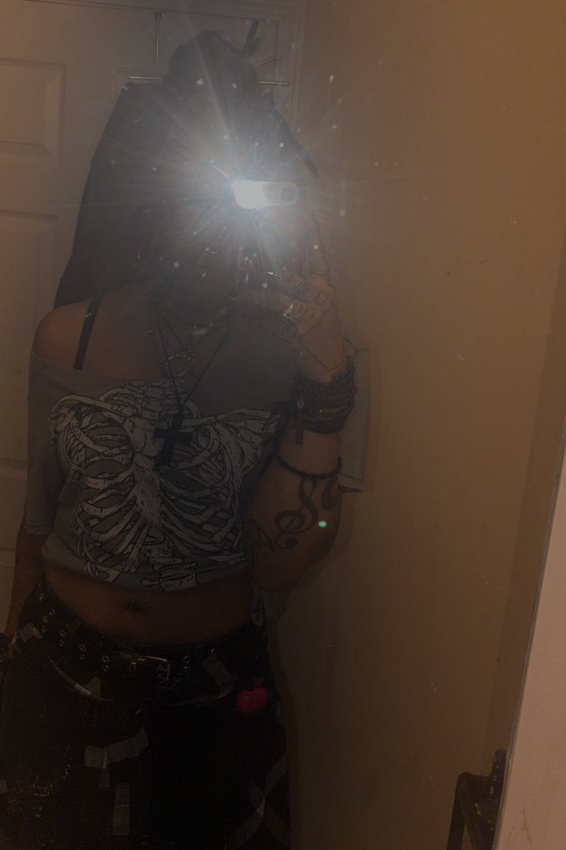 kkthefallenone's tweet photo. And like a flash, I was gone… 💔
#egirl #eboy #sad #deppressed #queer #gay #emo #femboy #emogirl #trans #transgirl #sh #shtwt #kms #fishnets #cnc #ddlg #genderfluid #nonbinary https://t.co/EQR7gNiTA7