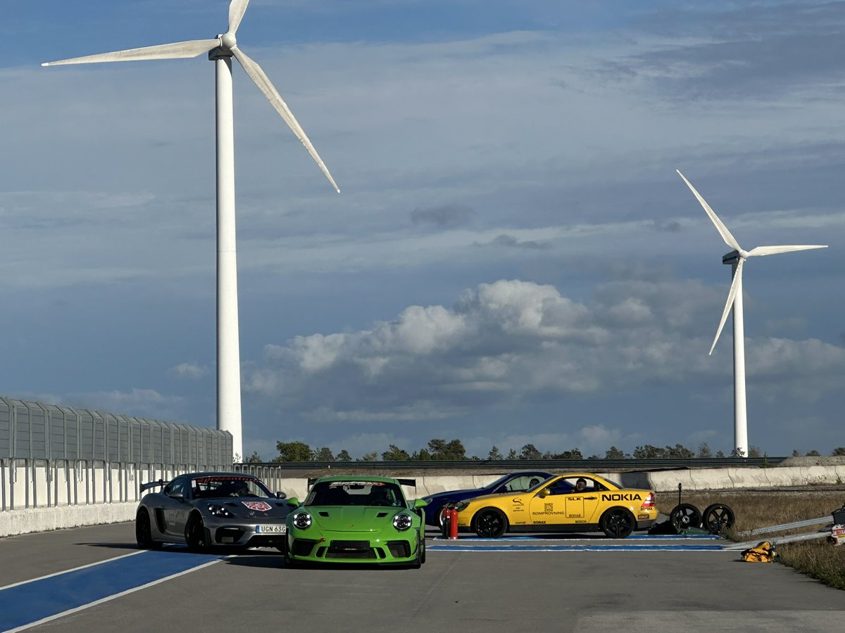 GotlandRing_RTC's tweet photo. Happy Saturday from @gotlandring_race_circuit Join us for the open trackdays every weekend in October as well 🍁🔆🏍️🏎️🏁 #gotlandring #racetrack #trackday #gotland #tracklife https://t.co/AYi8DlnbQf