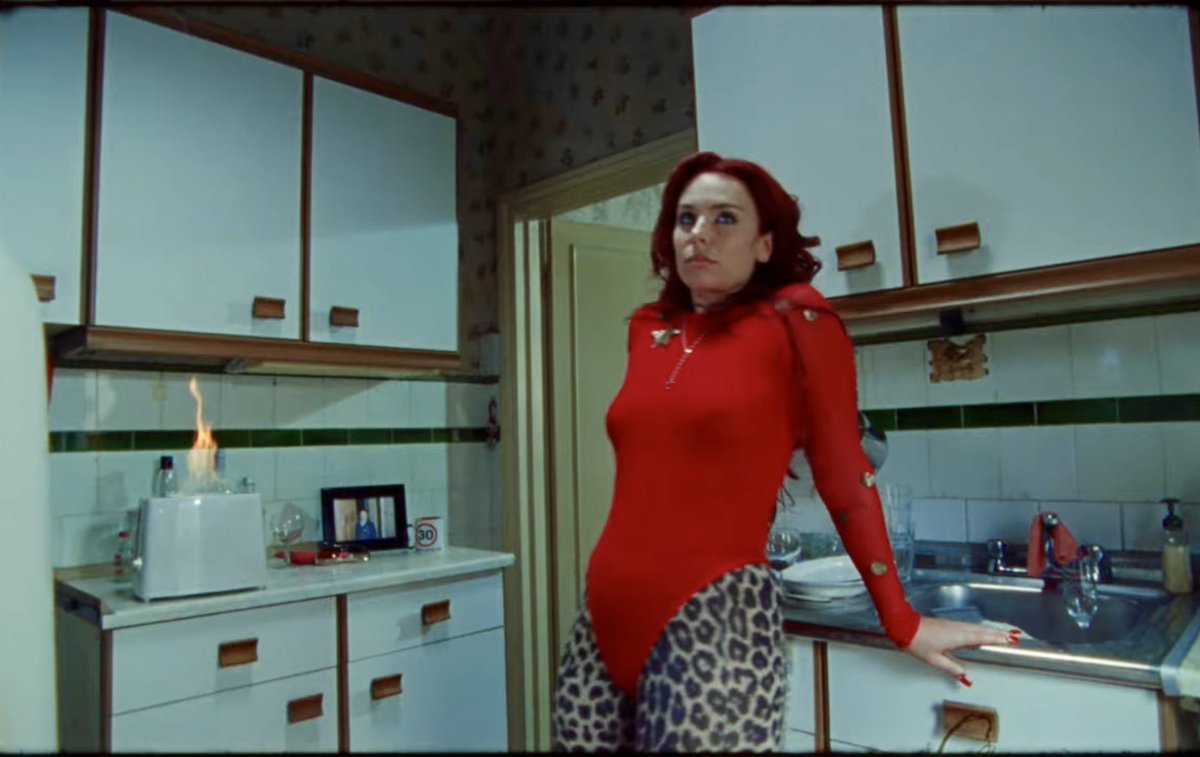 PopLoop_'s tweet photo. Rose Gray nos comparte el video para “Blik Twice”, otro temazo que hará parte de su próximo álbum. 

➡️ https://t.co/nySOwe2vy0 https://t.co/tnahq1GEjr