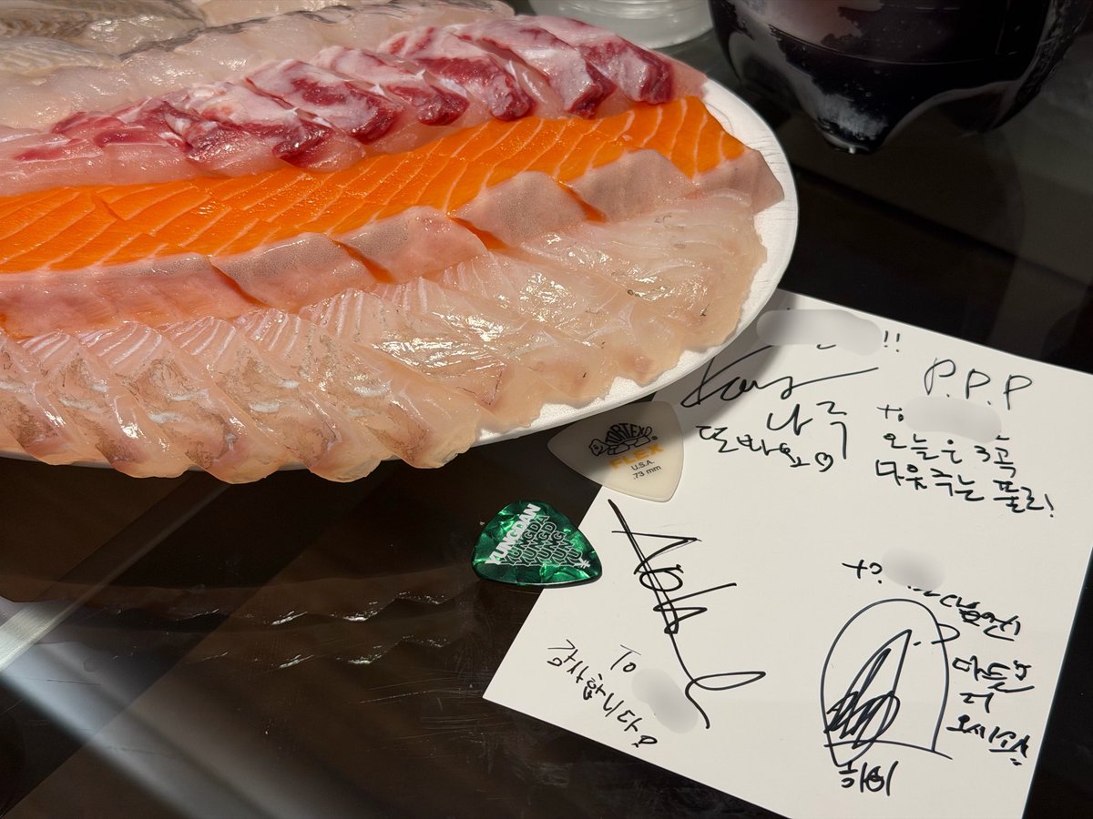 solX200's tweet photo. 피자조각다모으고마무리까지완벽 https://t.co/ppvTffmlRv