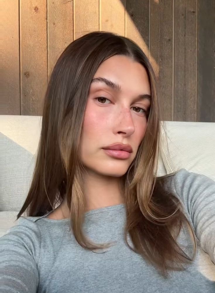yslgirlx's tweet photo. Hailey Bieber https://t.co/DZLPgwEsTd