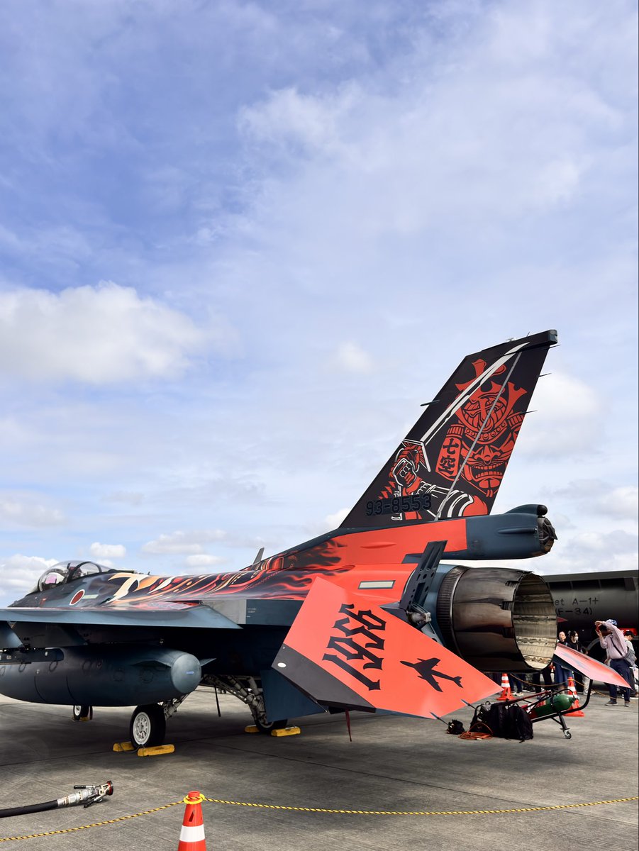 htkcno81's tweet photo. 茨城空港にて空の日イベント✈︎
第3飛行隊スペマを間近で撮影📸
航空祭まで剥がれない事を願う🙏
#茨城空港
#空の日イベント
#百里基地 https://t.co/m2ynNPpT5O