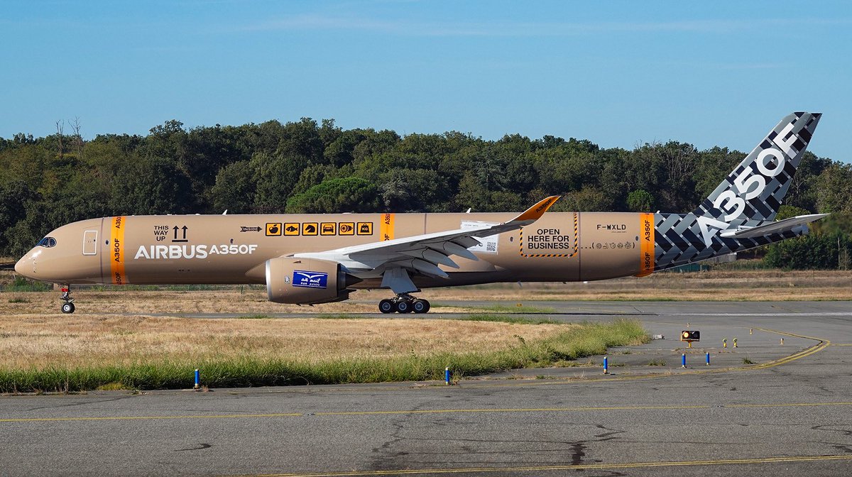 airplusnews's tweet photo. 🔴 Superbes photos de @cliper31 du tout premier Airbus A350F. 

J-2 avant son premier vol !

▫️ 29 septembre 2026
▫️ 10h20 GMT+2

Un moment historique à suivre en direct ! https://t.co/7afkG2NucP