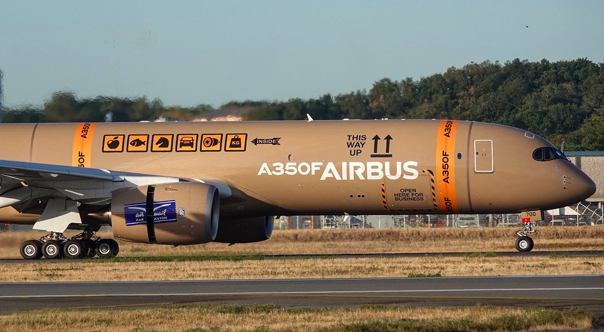 airplusnews's tweet photo. 🔴 Superbes photos de @cliper31 du tout premier Airbus A350F. 

J-2 avant son premier vol !

▫️ 29 septembre 2026
▫️ 10h20 GMT+2

Un moment historique à suivre en direct ! https://t.co/7afkG2NucP
