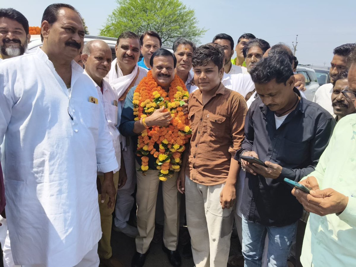 sajjanvermaINC's tweet photo. कुसमानिया आष्टा में कांग्रेस कार्यकर्ताओं ने आत्मीय स्वागत किया। सभी से मुलाकात कर चर्चा की। https://t.co/app0I0oVkE