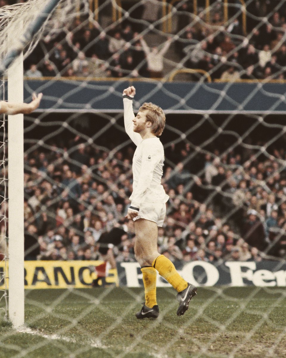 SpursOfficial's tweet photo. Happy 70th birthday to Spurs legend Steve Archibald 🥳 https://t.co/aDyRBHU3Il