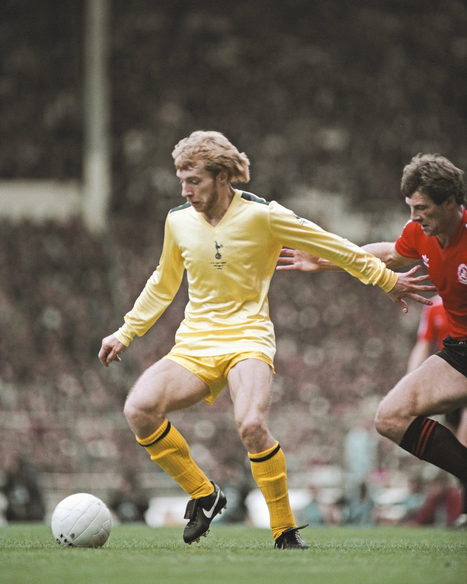 SpursOfficial's tweet photo. Happy 70th birthday to Spurs legend Steve Archibald 🥳 https://t.co/aDyRBHU3Il