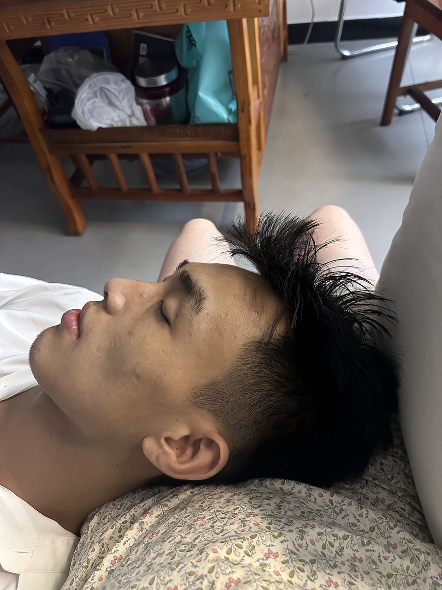 jaimitoam96's tweet photo. 直男睡着了 都有一种乖感  #迷玩 #睡奸 https://t.co/XRcwpko60H