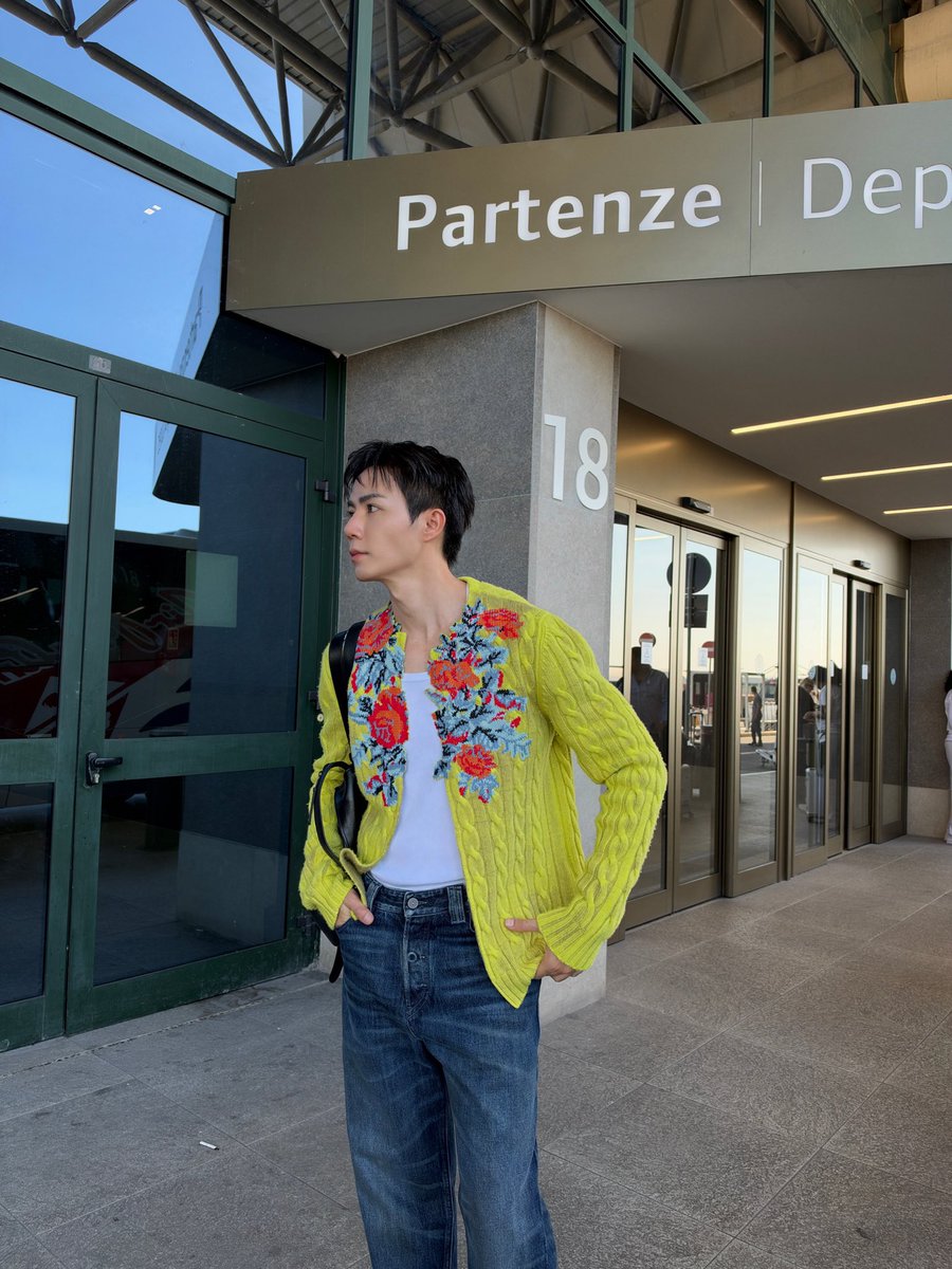 zee_pruk's tweet photo. Yellow is the new statement. @DIESEL 

#DieselSS27
#ForSuccessfulLiving
#ZEEPRUKDIESEL https://t.co/s5PmCjpNGL