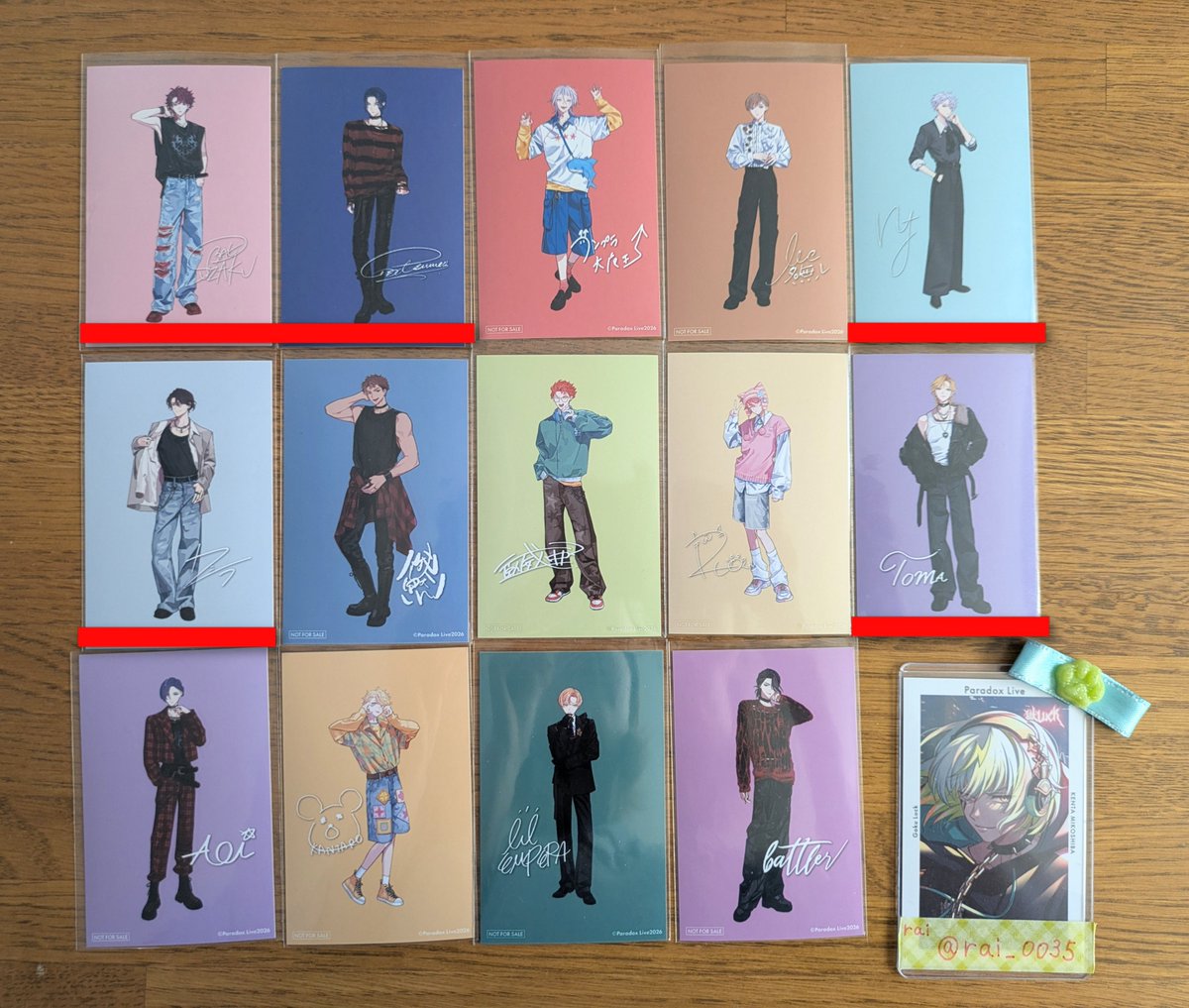 rai_0035's tweet photo. 【交換/譲渡】Paradox Live パラライ LOOK BOOK 缶バッジ Gプリ 特典

譲：画像
求：同種賢太＞憂人＞ロクタ各1＞定価 + 送料

🚨🟥線は交換のみ
・譲渡の場合、特典は1枚200円
・1点〜交換譲渡可能
・手渡し交換は札幌駅、大通り駅付近
・気軽にお声がけ下さい！ https://t.co/3YSHvo6Agb