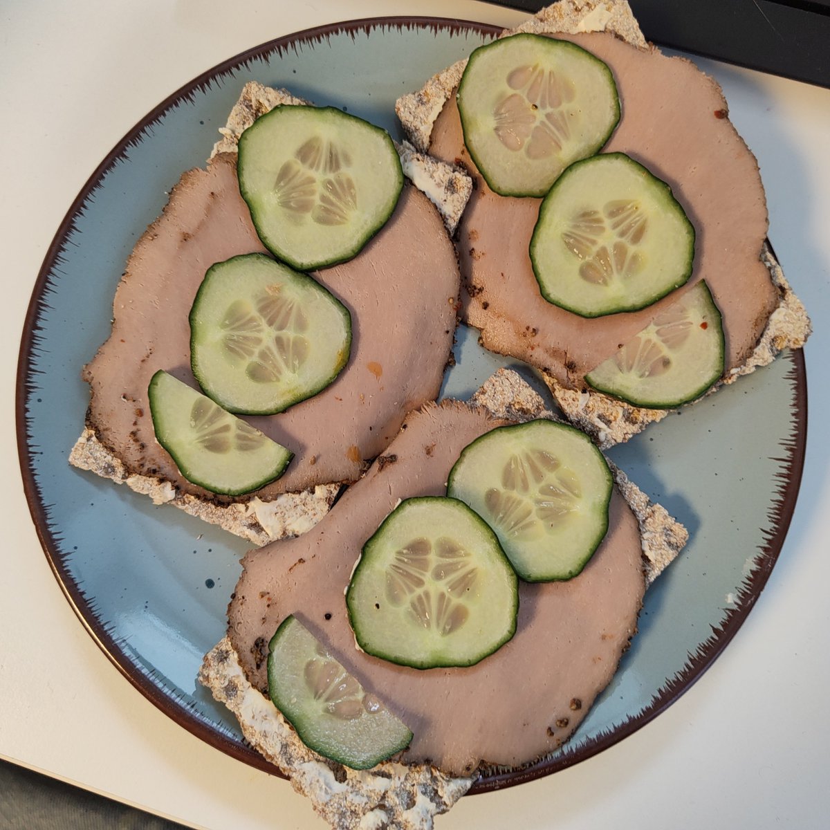 63kals's tweet photo. good morning chat i love knäckebröd https://t.co/4HSZCyaXV0