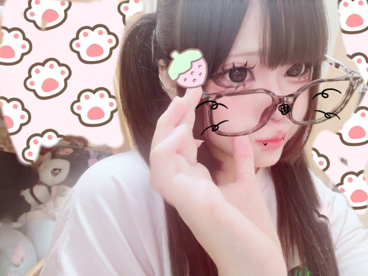 ttcleu's tweet photo. メガネが似合わない🌀🌀 https://t.co/MsmdPOObjA
