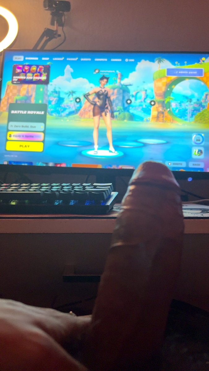 MiseryGoons's tweet photo. let’s play fortnite? 😛 https://t.co/WqOR5Q5rdc