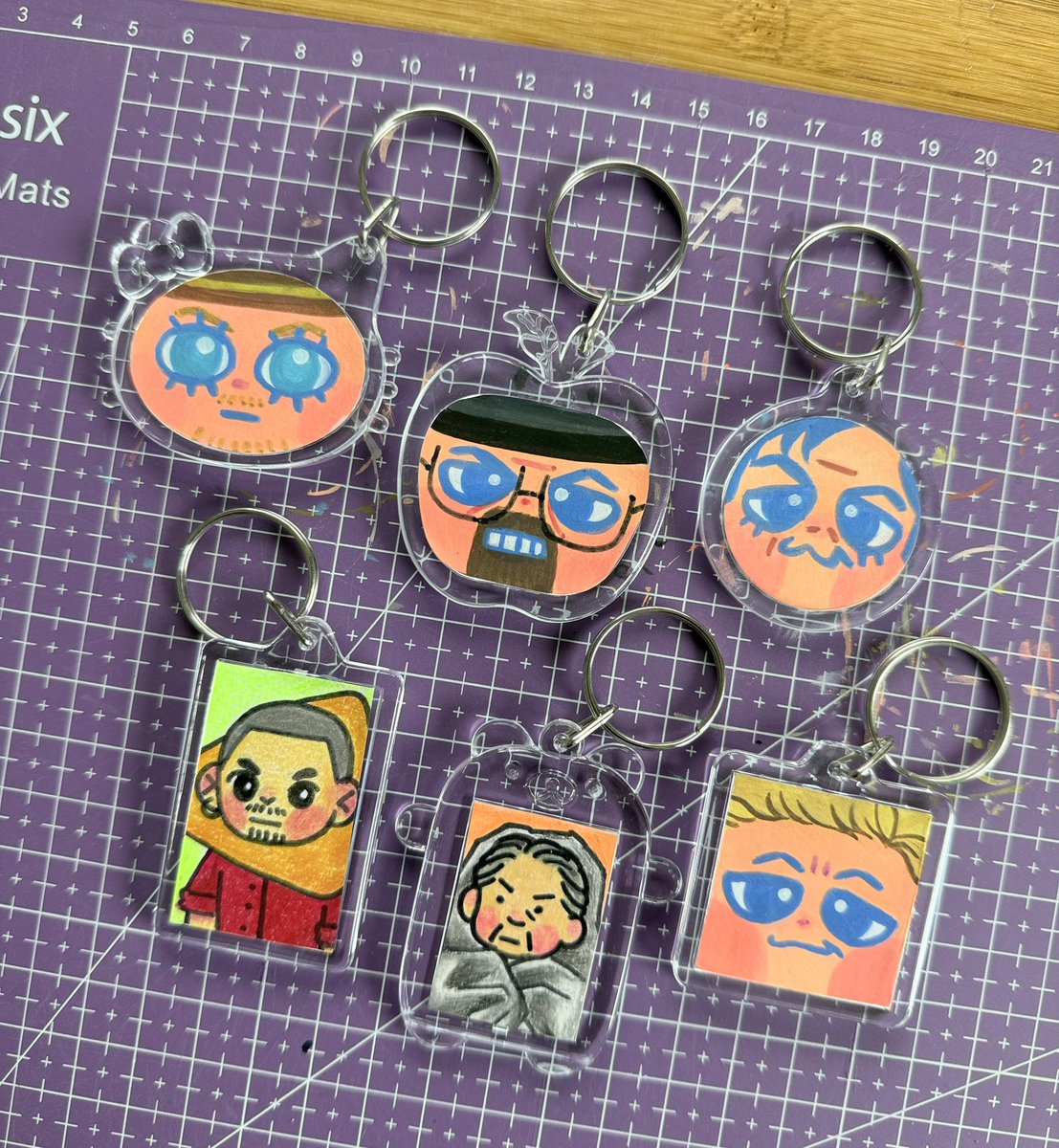 viktorxtsui's tweet photo. (share appreciated) 💎⚖️⚗️📦
เปิดจองพวงกุญแจ Breaking Bad, Better Call Saul
★ 65.- / ชิ้น
ถ้าเรารับจองแล้ว รบกวนฟอลเราไว้เพื่อให้ dm ไปหาได้หน่อยนะคะ 🙇🏻‍♀️ เช็คสถานะพวงกุญแจได้ที่ใต้โพสต์ค่ะ
#moviescnv2026 https://t.co/M4LflMe874