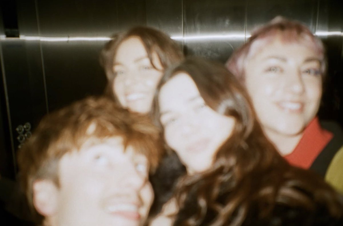 joebirdupdates's tweet photo. New picture of Joe with friends/‘Leviticus’ crew members. 

(Source: lucyameliajane on Instagram) https://t.co/rGEJS8VMIL