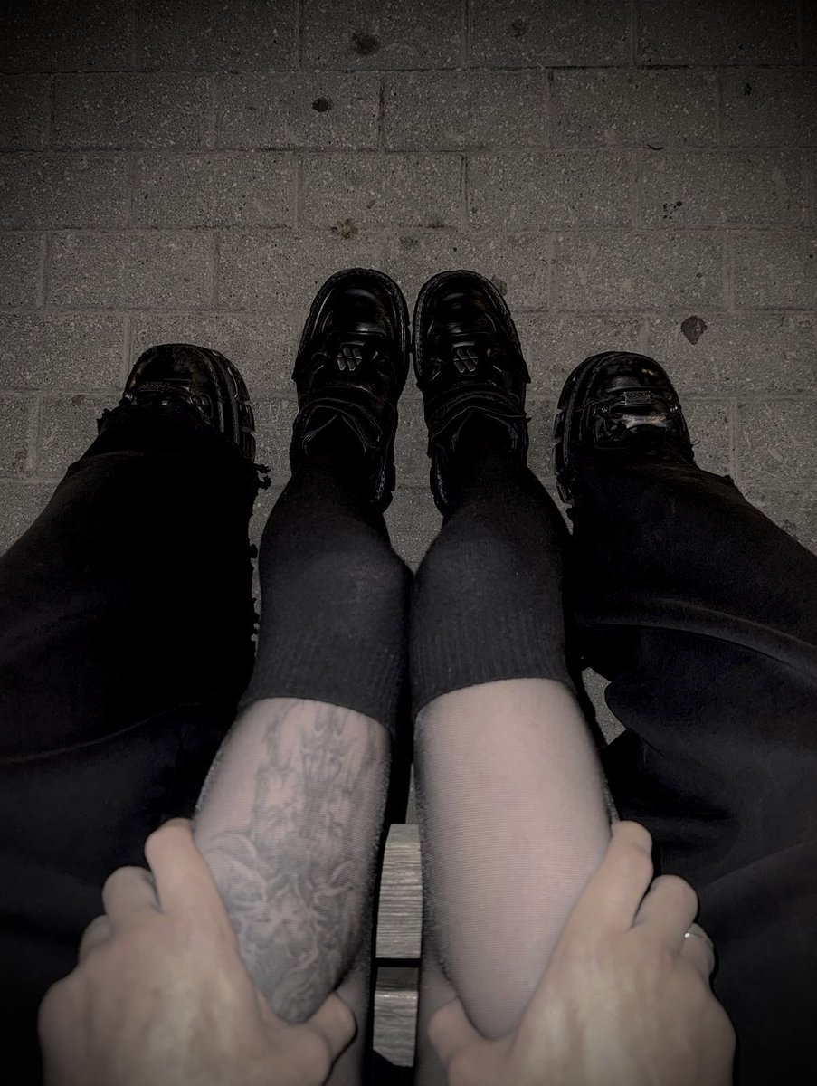 4ngelxbite's tweet photo. wish i were small enough to recreate these w someone…(◞ ‸ ◟) https://t.co/vRVUnF2RGl