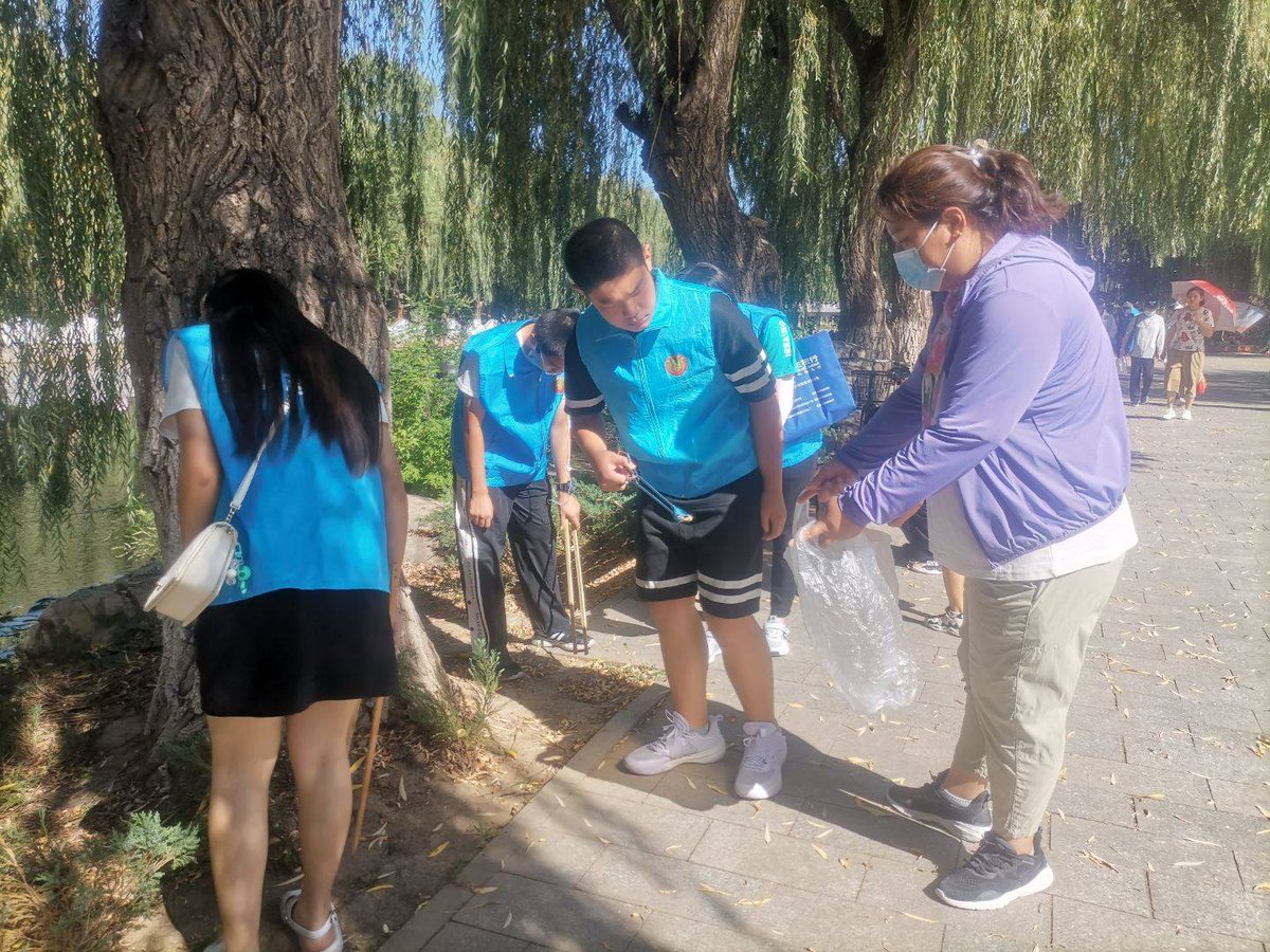 kirazeus677178's tweet photo. Exciting campus volunteer activity this Saturday! We’ll be cleaning up the West Lake Park and sharing DIY eco-cards with locals. Sign up via our club link to join us—every small effort counts! https://t.co/XDmBM6aAZI