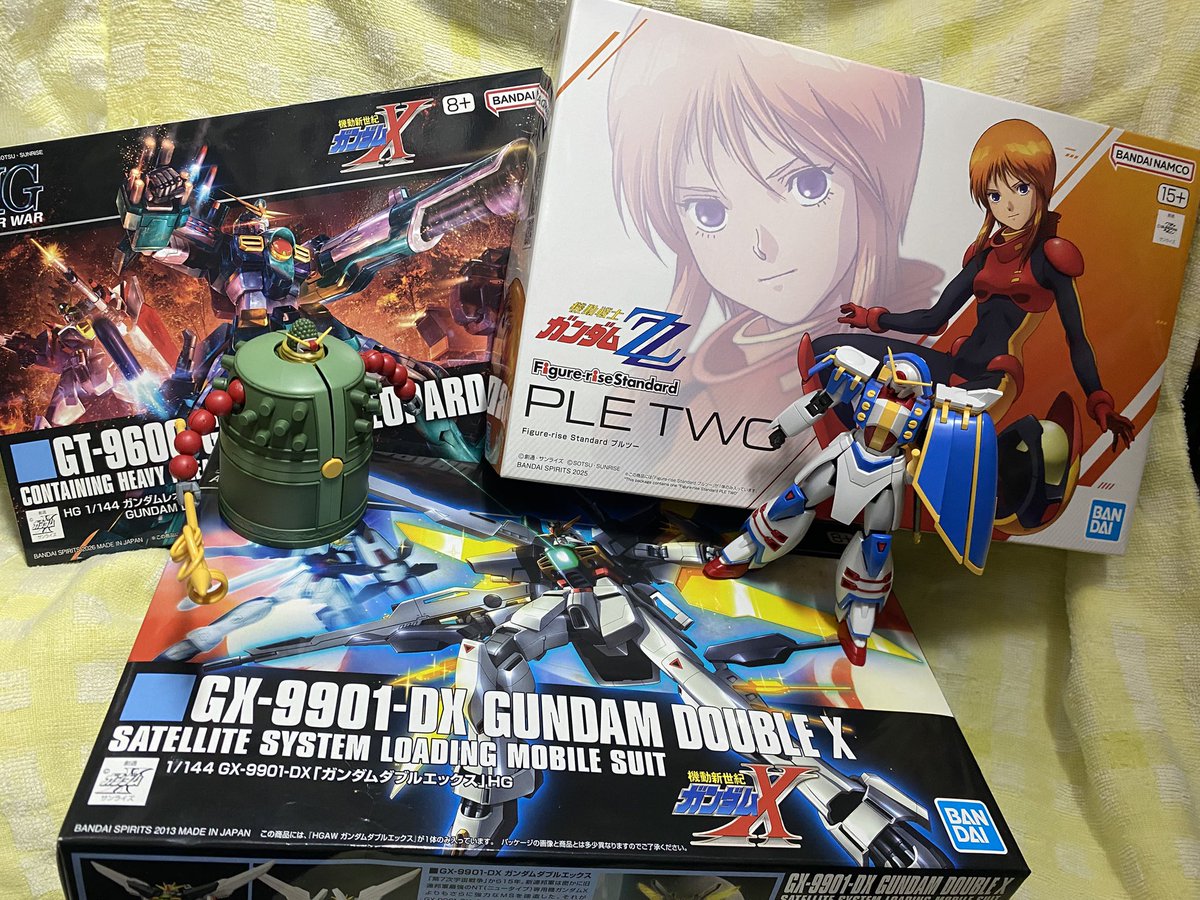 Papillon_kazami's tweet photo. Yahooショッピングにてメキボス（メーカー希望小売価格ジャスト）で見つけたキャストリアと、ついでにカートに入れたZZが着弾！
それが届く前にとプレバンから届いたばかりの薔薇と曼荼羅を組んだのに…
3日前、池袋寄ったら再販もろもろと遭遇してしまい……
先月何も買って&amp;組んでなかった反動か…… https://t.co/xJuwrEjYle