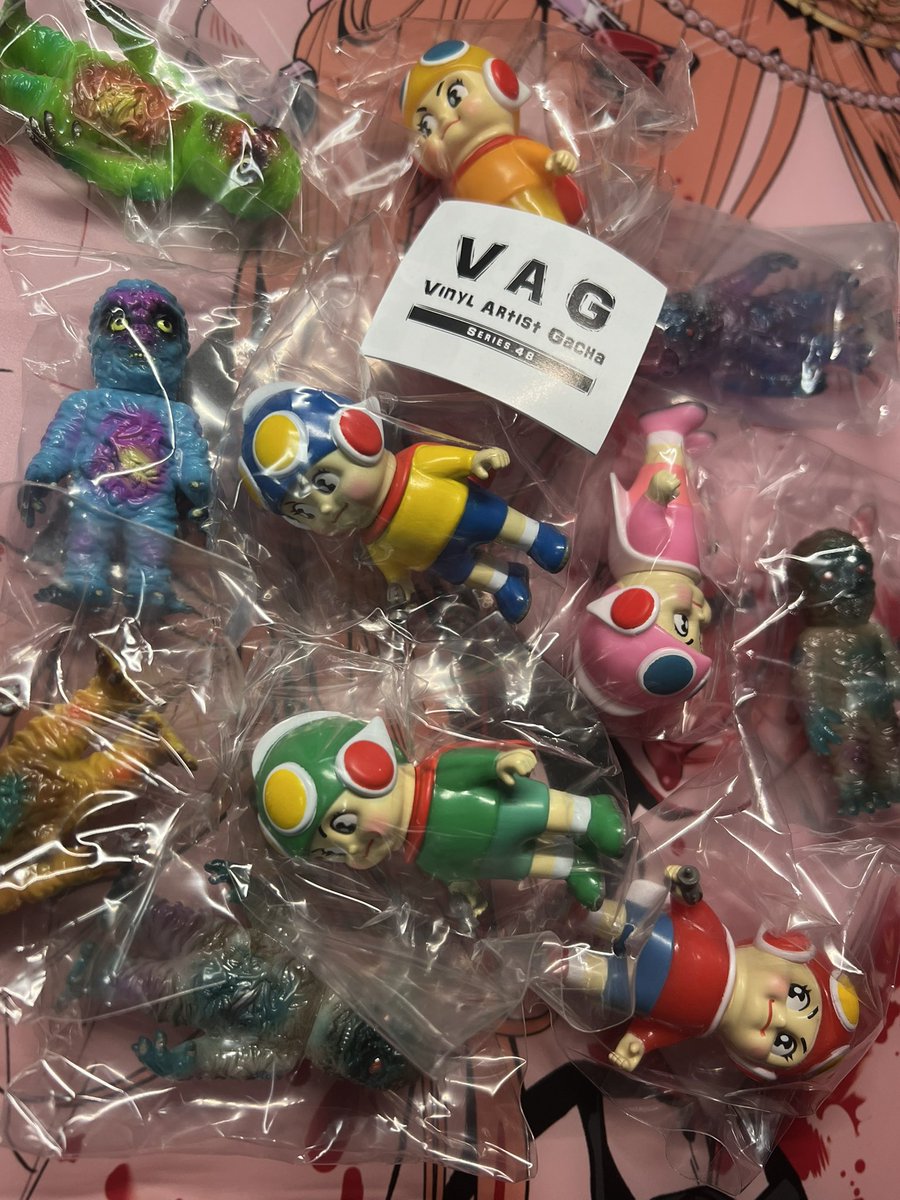 Kenn39d's tweet photo. VAG 48も無事コンプ！本当に交換がありがたい。スタンダードのコタロウ見て気になってたから嬉しい。
たまたま行った店なだけなのかいつもより在庫が少なかった、やっとブーム落ち着いたか https://t.co/sgNUkZIRP3