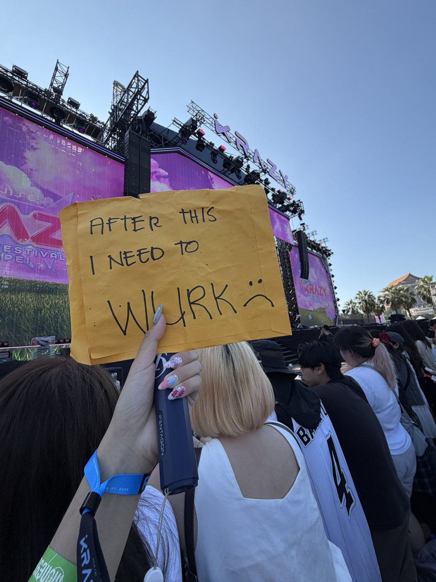 xiao_audy's tweet photo. My banner is ugly but hahaha IM HERE FOR YOU CEO KINO @nakedxproud cant wait for your stage. ALSO MY FIRST TIME SEEING SOLOIST KINO 😭😭😭😭 Im excited to hear your solo songs

#KrazyFestival https://t.co/HuAtGVoFn3