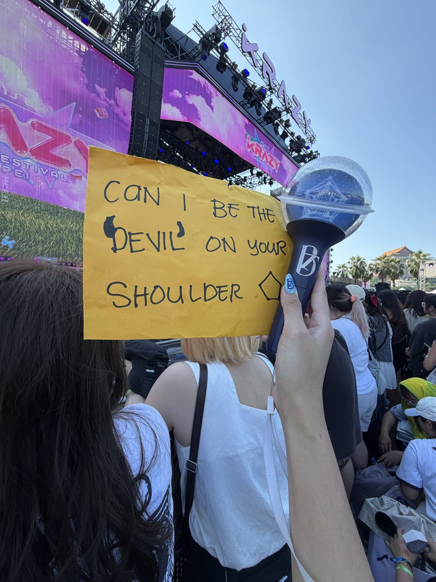 xiao_audy's tweet photo. My banner is ugly but hahaha IM HERE FOR YOU CEO KINO @nakedxproud cant wait for your stage. ALSO MY FIRST TIME SEEING SOLOIST KINO 😭😭😭😭 Im excited to hear your solo songs

#KrazyFestival https://t.co/HuAtGVoFn3