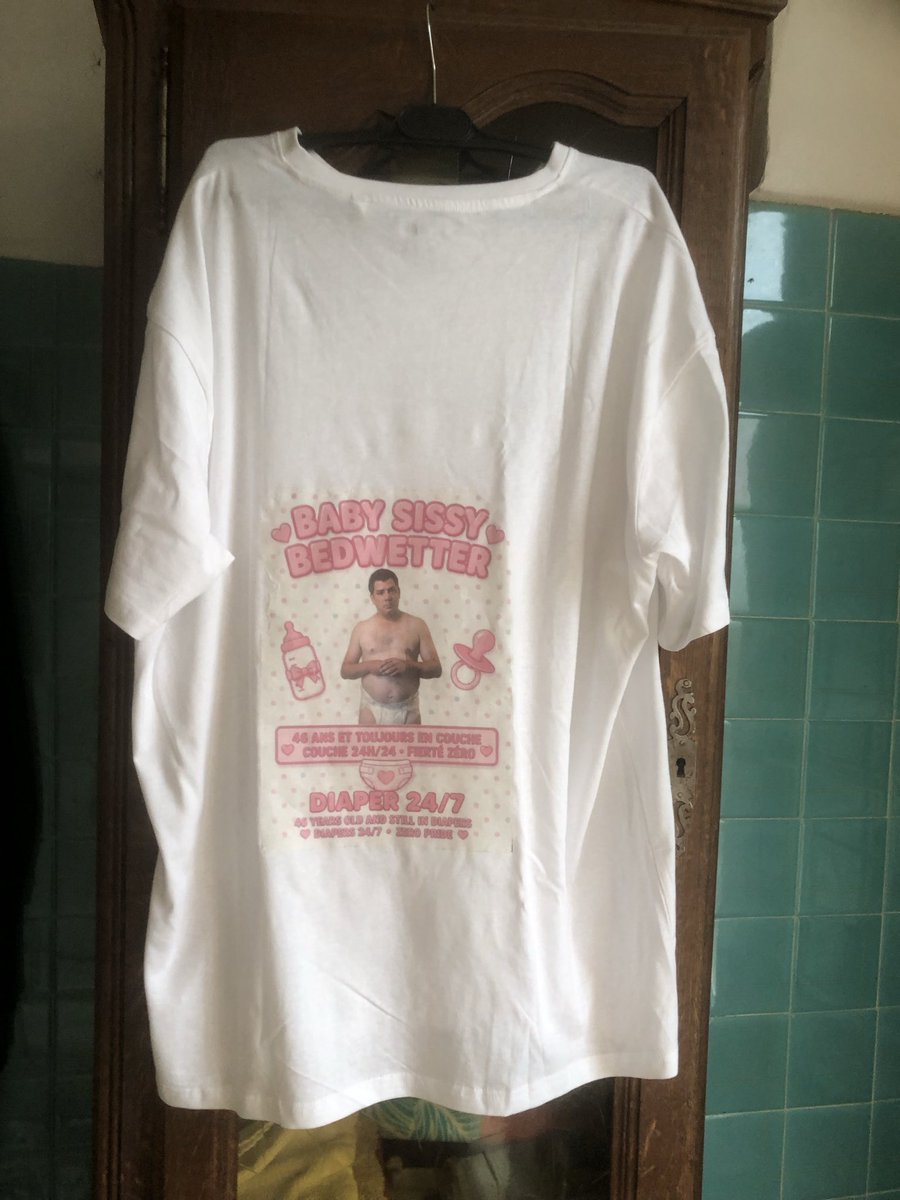 Babysissy8's tweet photo. New t-shirts - Nouveaux t-shirt
#adultbaby #abdl #diaperbaby #diapersissy #babysissy #exposure #reblog #reblogue https://t.co/rZDr0jcwwM