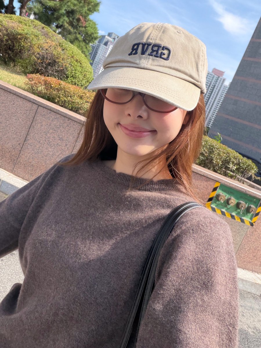 imnayeonarchive's tweet photo. MY GIRLFRIEND https://t.co/VYO9L0VlrT