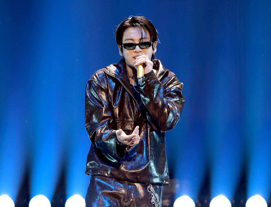 TheKoreaHerald's tweet photo. BTS' Jungkook has added another notch to his TikTok record, with six of his songs each surpassing 3 million uses on the platform.

https://t.co/hlxmzhbBZd https://t.co/FTb55Zdaka