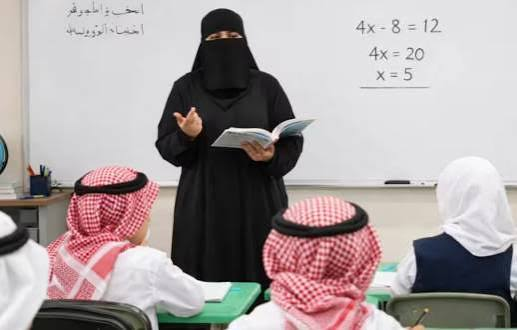 metro53news's tweet photo. Saudi authorities have shifted schools in Riyadh to remote learning, according to emails sent to parents. The move affects schools in the capital as authorities monitor the situation and issue further updates.
#SaudiArabia #Riyadh #RemoteLearning #Schools #Education #SaudiNews #WorldNews #metro53