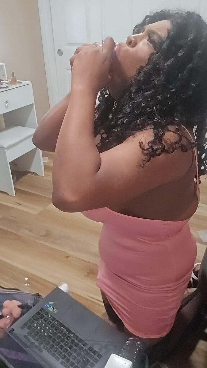 MichelleDaisy13's tweet photo. Tried a different look for once https://t.co/D8lZalf31k
