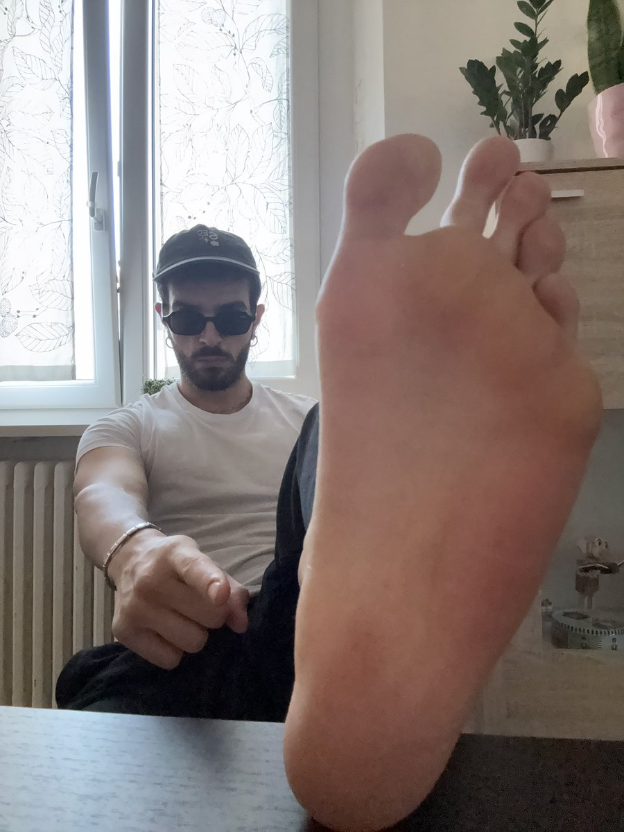 marcootarantini's tweet photo. Cagna, rispetta il tuo posto🥱🤫
Bitch, respect your place
🤑 https://t.co/xI8YScEEP1 🤑
@rtmastersit @RT4MastersBR2 @CashmasterRtBoy @CashmasterRtBoy @rtItalianking @RtCashMasters @rt4malefeet #slave #findom #master #cashmaster #feet #feetfetish #schiavo #piedi #dom #feetmaster https://t.co/xJZHabdpN3